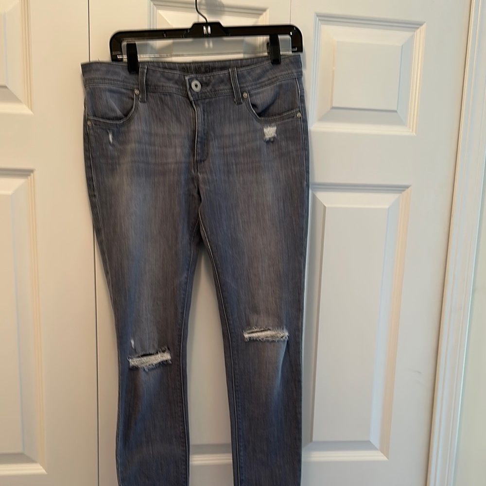 DL1961 Gray Skinny Jeans with Distressed Details
